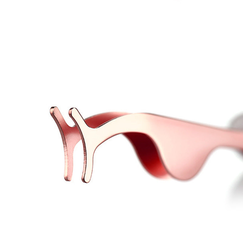 False eyelash assistant