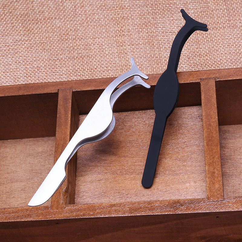 False eyelash assistant